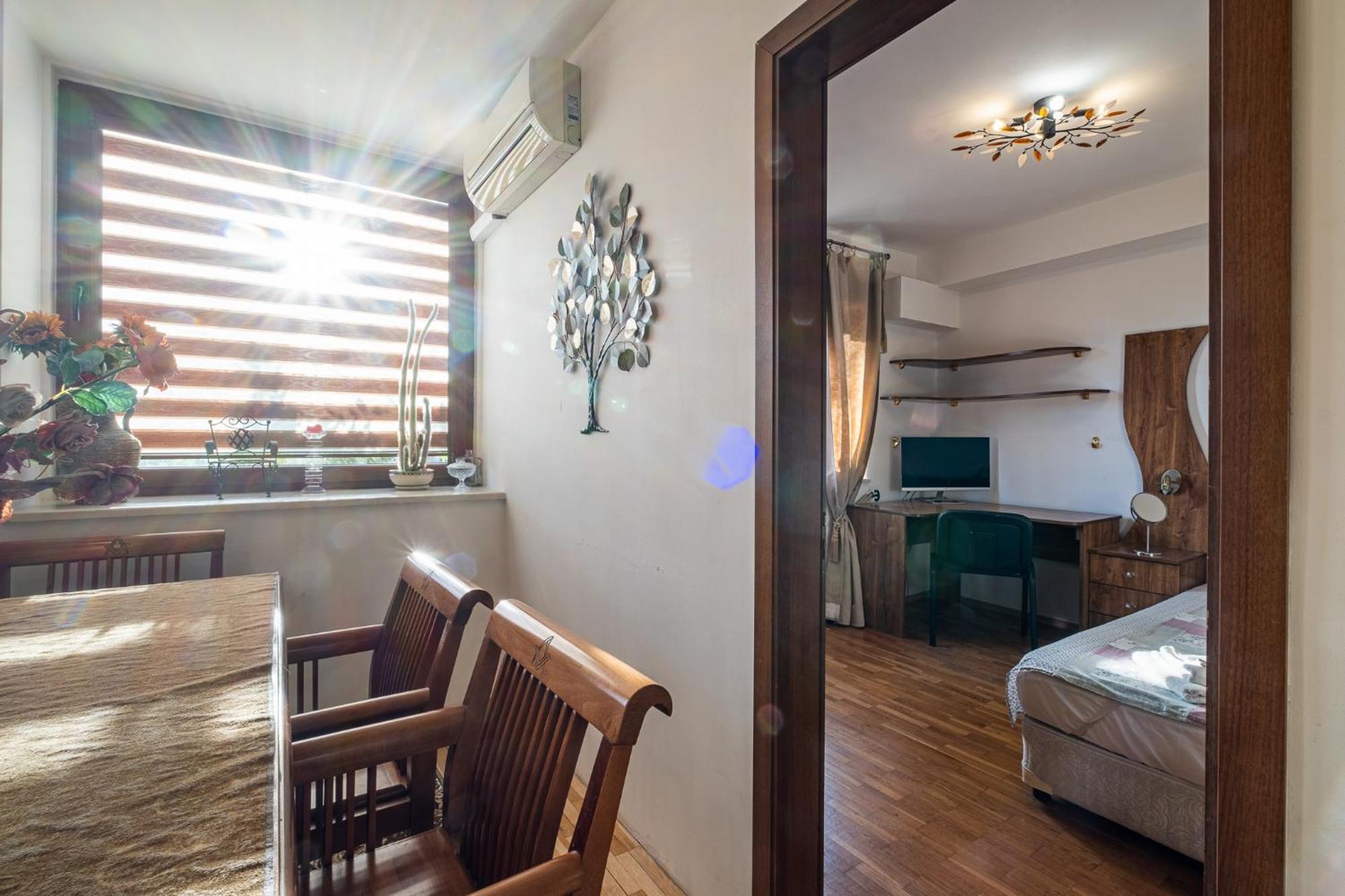 Roman Thermae 2Bdrm Sunny Apartment Warna Exterior foto